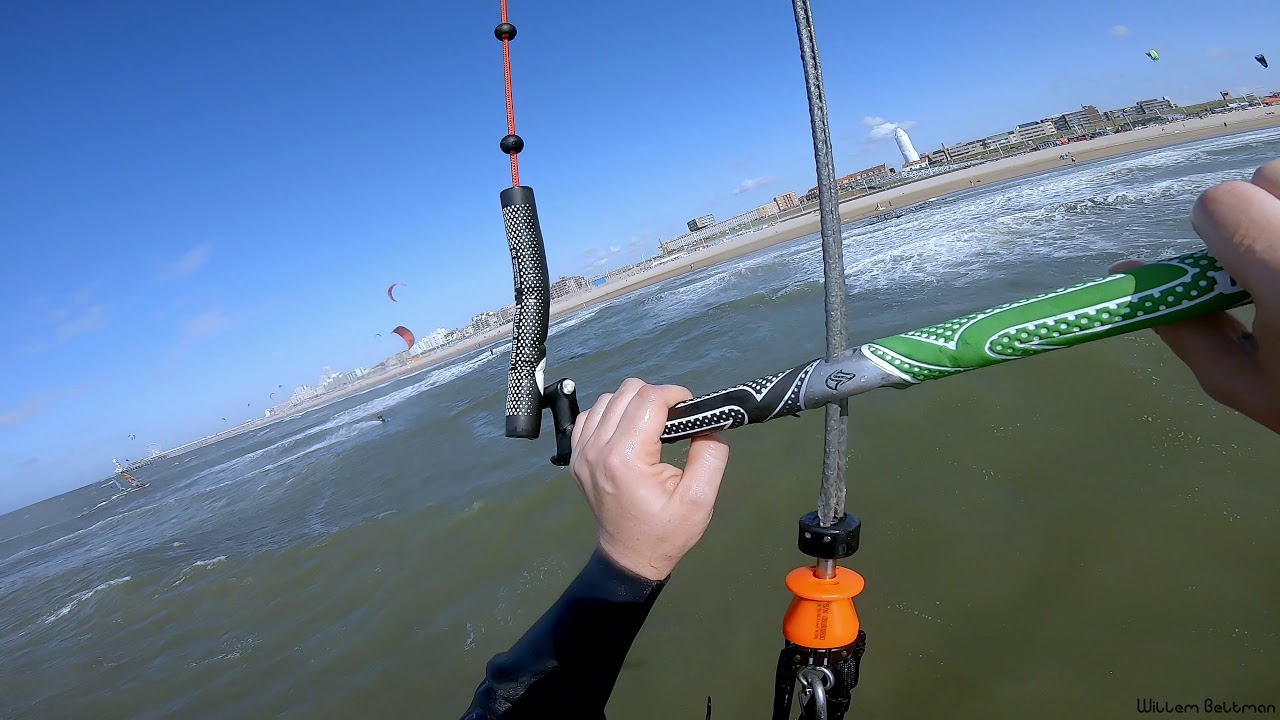 Mooie dag kitesurfen op Scheveningen
