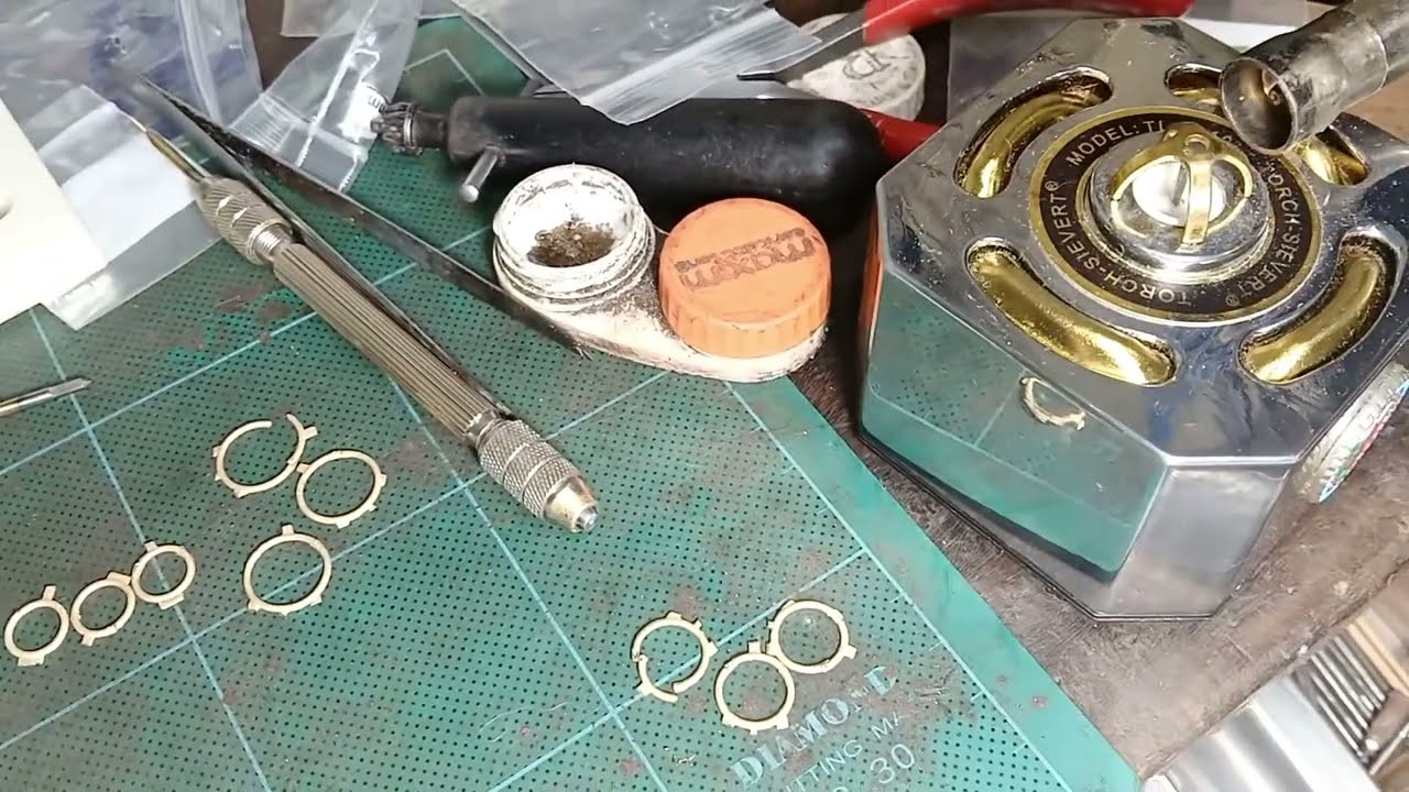 From raw gold to radiant shine ✨  #jewellery #uk #gold #bodypiercing #piercing #bodypiercing
