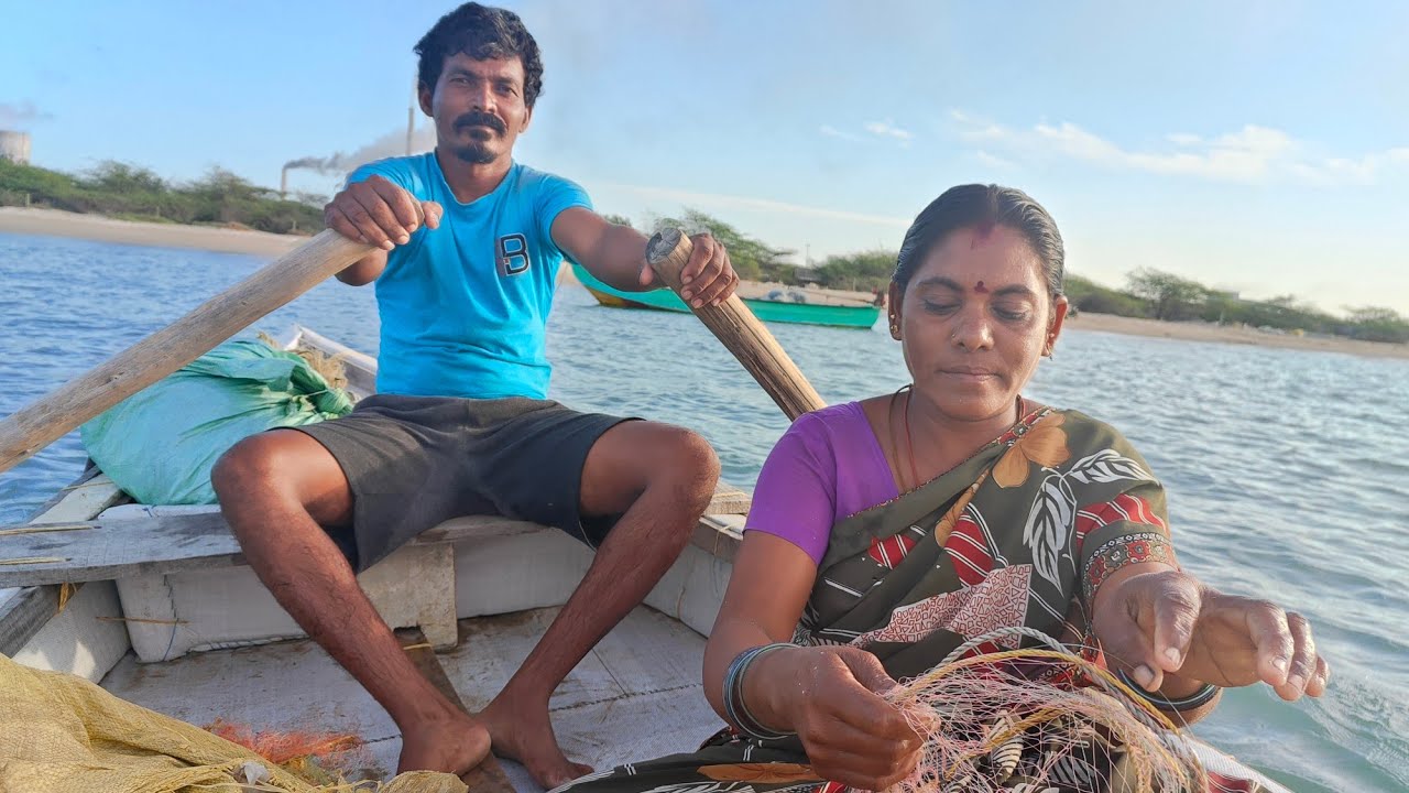 தெர்மாகோல் படகில் சென்று இறால்,நண்டு,மீன் பிடித்தோம்