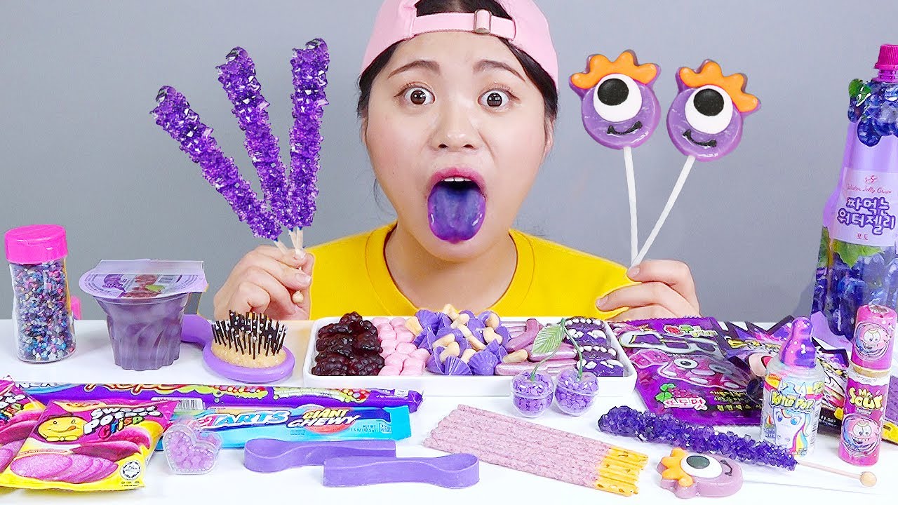 Mukbang Doce Comida Roxa DONA