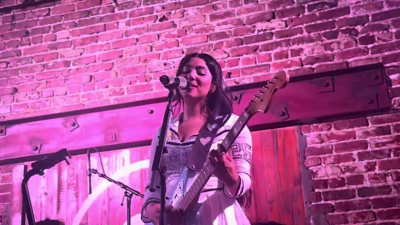 Pom Pom Squad performs &ldquo;Head Cheerleader&rdquo; at The Social, Orlando