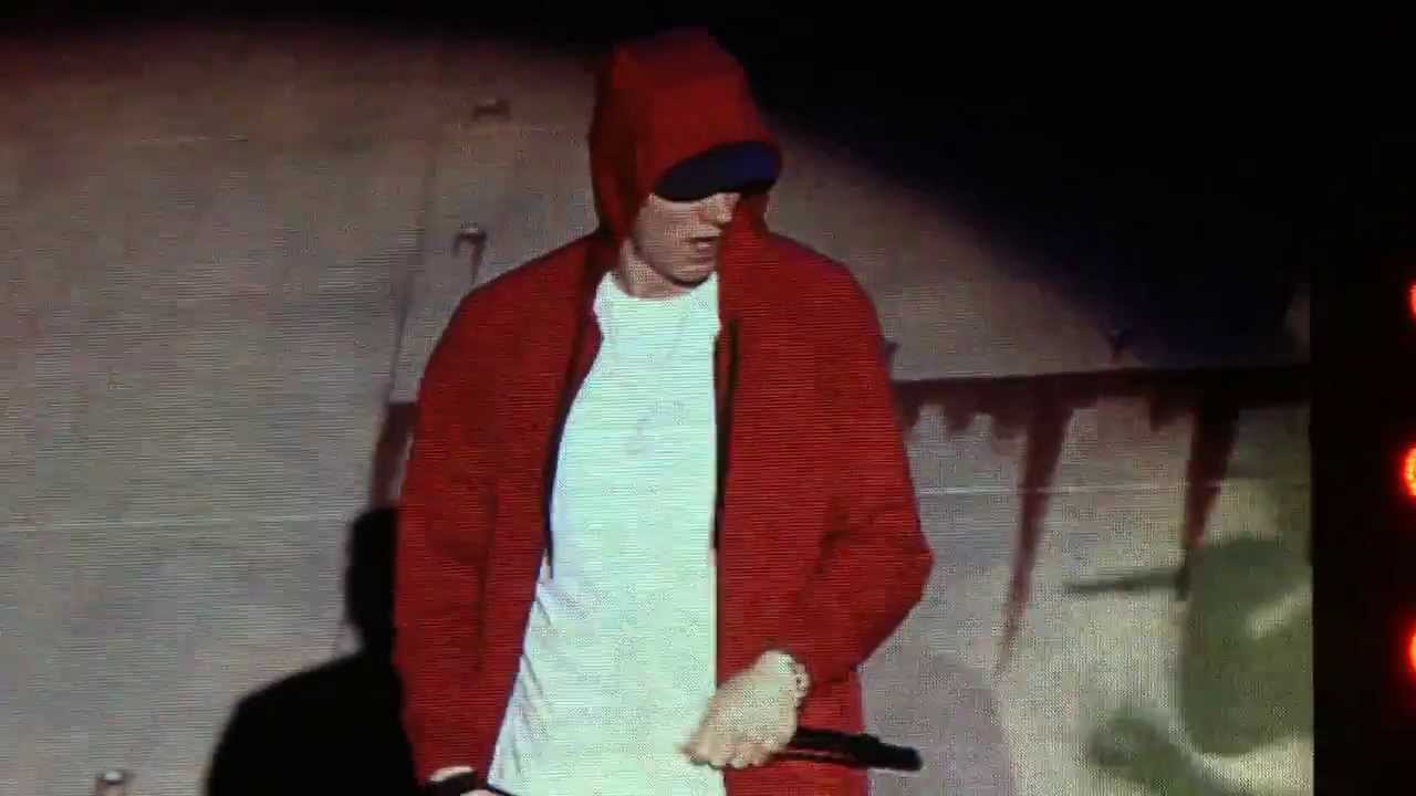 [4/14] Eminem - Kill You / White America / Mosh - live at Pukkelpop 2013