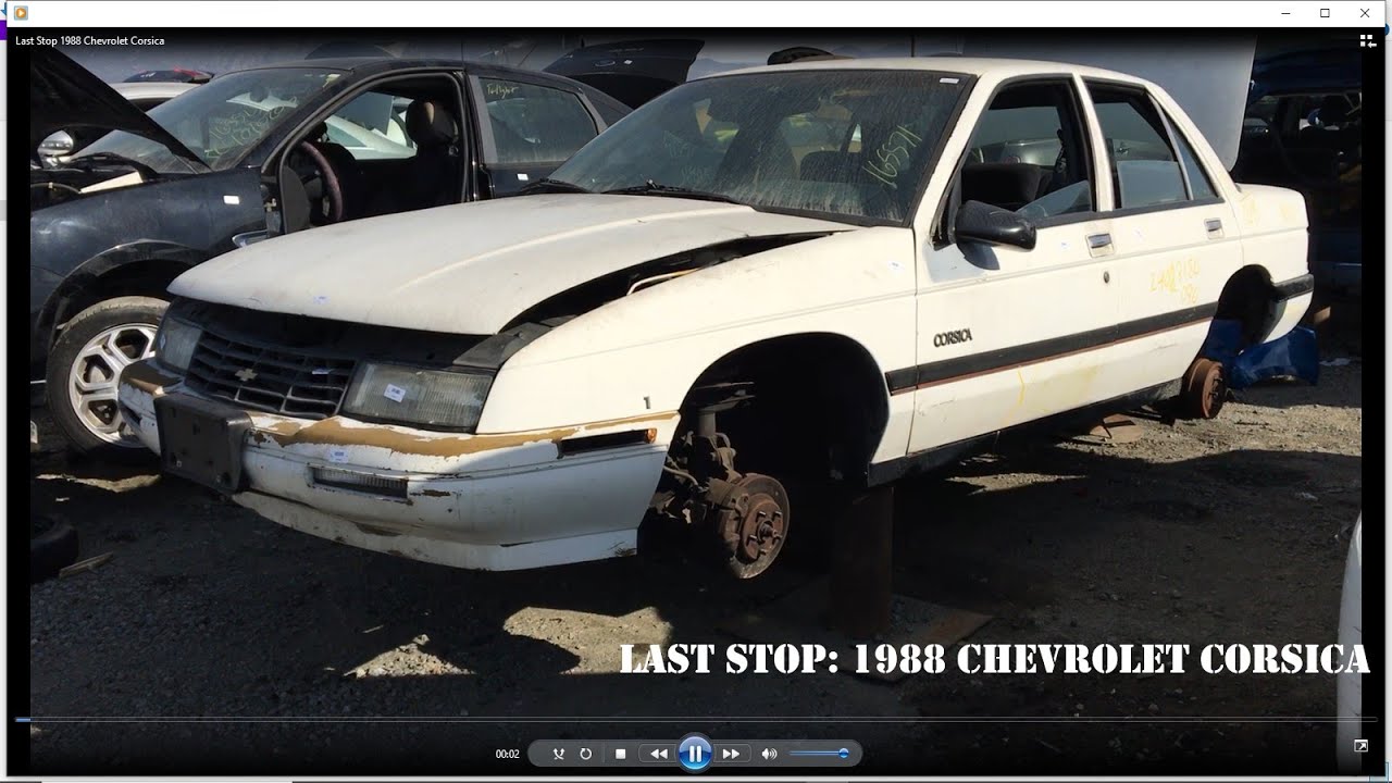 Последняя остановка: Chevrolet Corsica 1988 года выпуска.