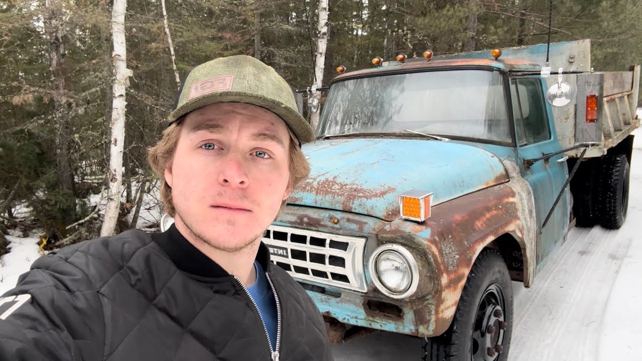 Vintage International Truck // Servicing My Transmission And Rear Diff Fluids