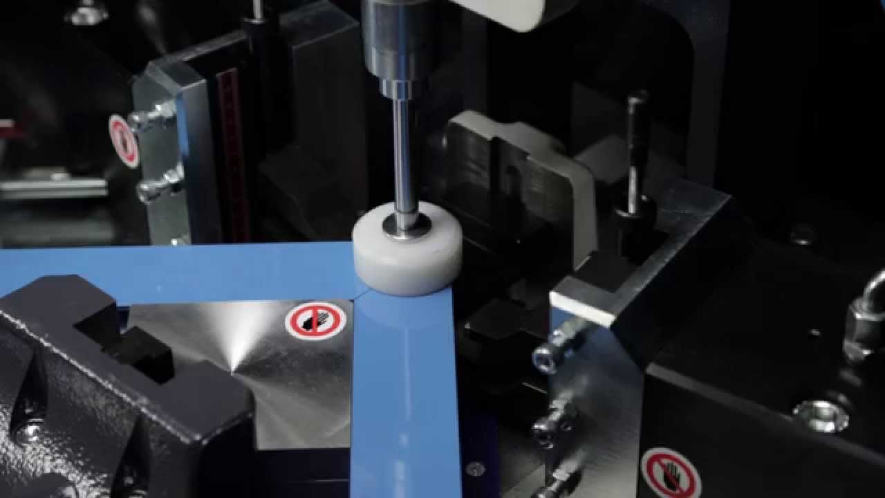 Oz Machine APEX I Automatic Hydraulic Aluminum Corner Crimping Machine