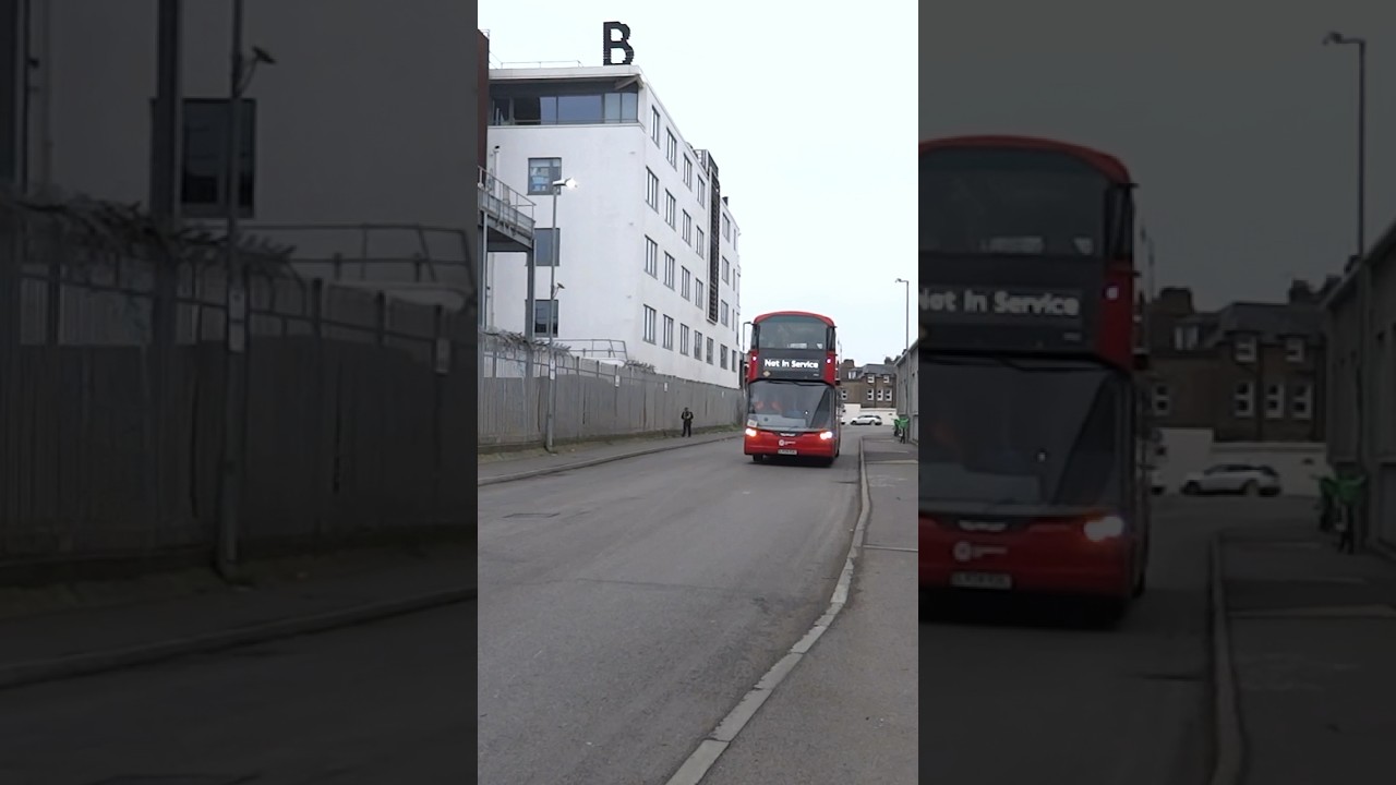Wright Electroliner At Battersea Depot #wright #electroliner