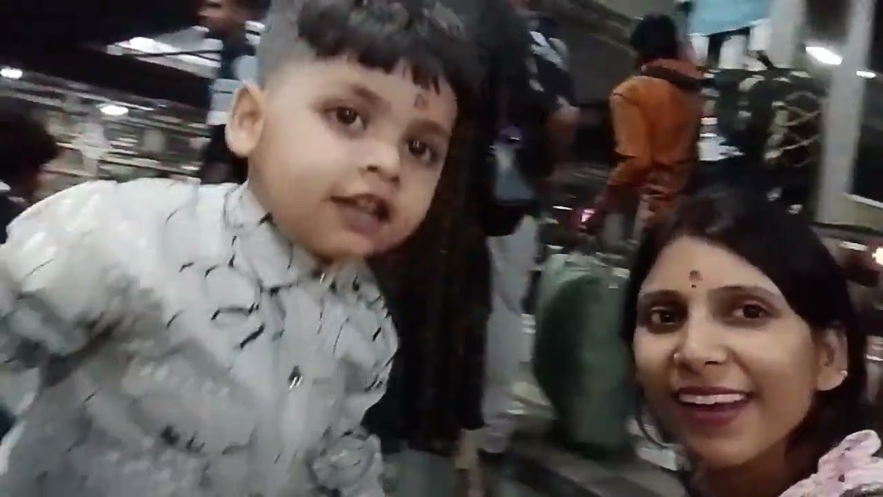 कल्याण रेलवे स्टेशन से बिहार पटना के लिए यह वीडियो लास्ट तक देखें 