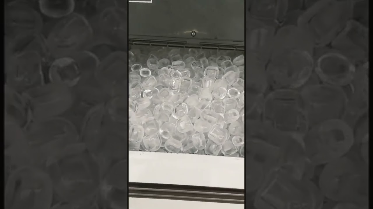 M&aacute;quina de Gelo Cubo Filtrado Egc75m/70