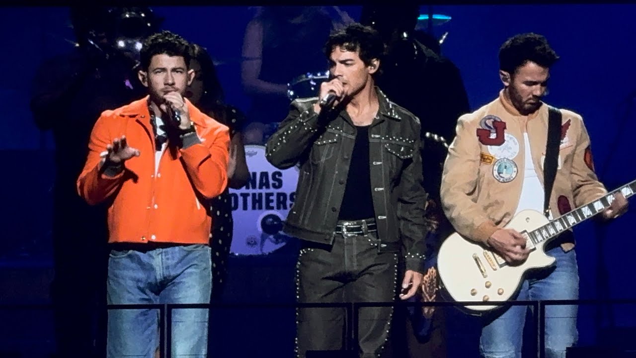 Jonas Brothers - Greetings From Your Hometown Houston 