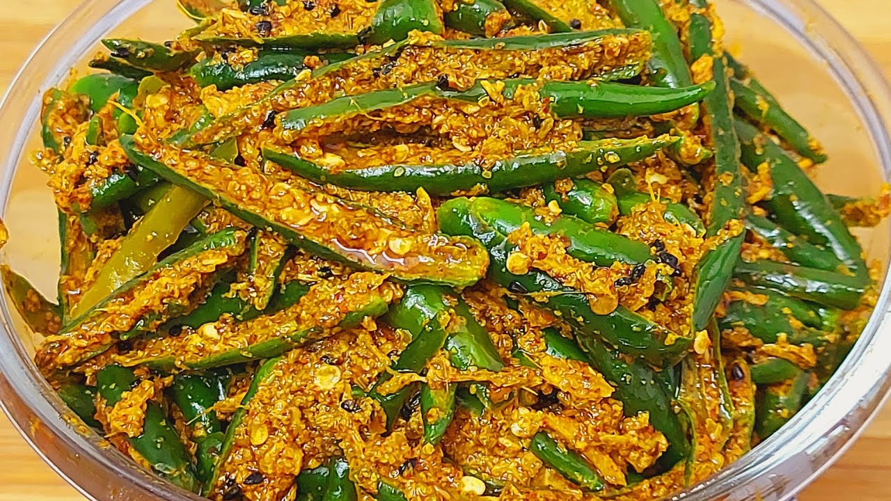 सालो चलने वाला हरी मिर्च का चटपटा आचार बनाने की विधि | Instant Green Chilli Pickle | Mirchi ka Achar