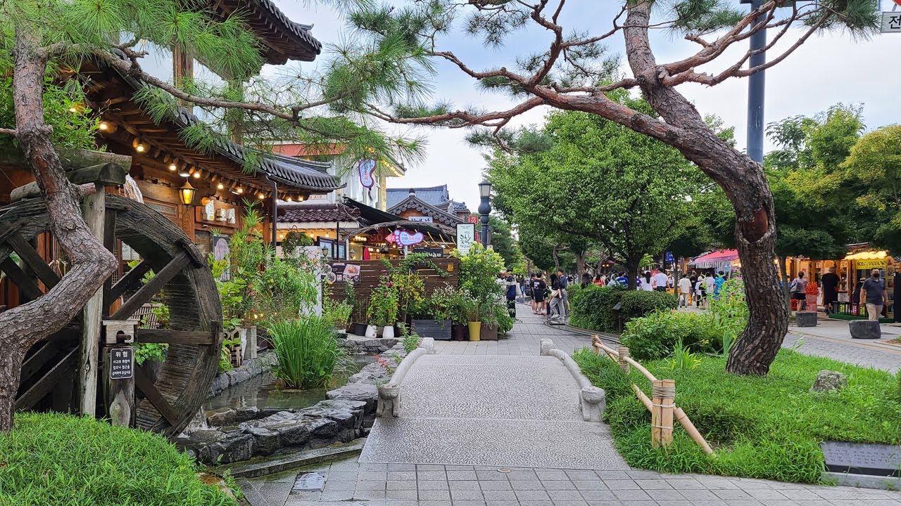 Пешая экскурсия по деревне Чонджу Ханок, деревня настенных росписей Джаман, Омокдэ | 4K Korea Travel