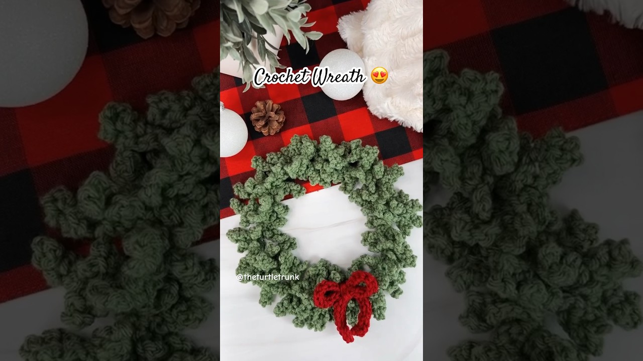 Happy Holiday Wreath 😍 follow along with the free crochet tutorial! 🎄❤️ #christmascrochet
