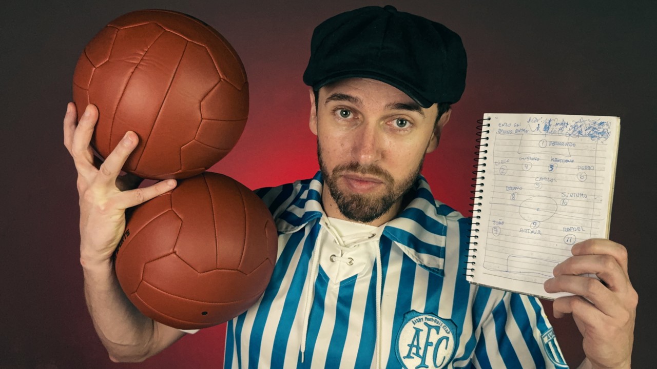 ASMR EM 1895 - Você foi convidado para jogar a primeira partida de futebol ⚽️