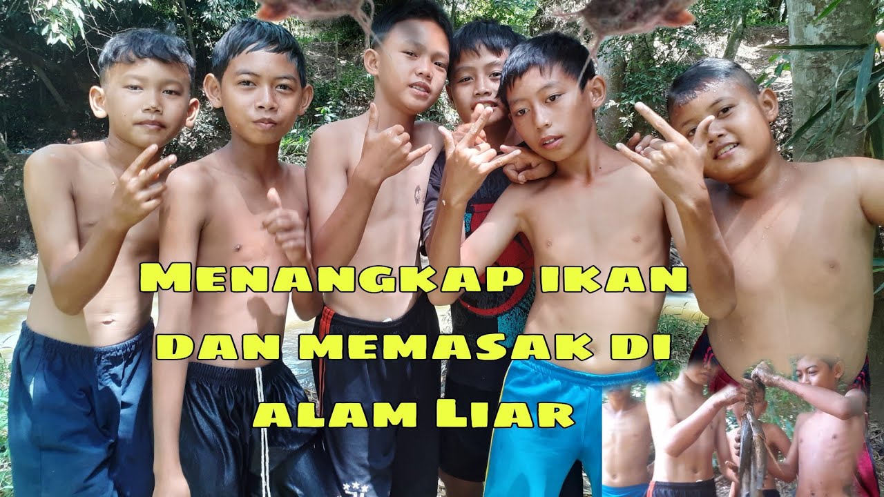 mencari ikan di sungai