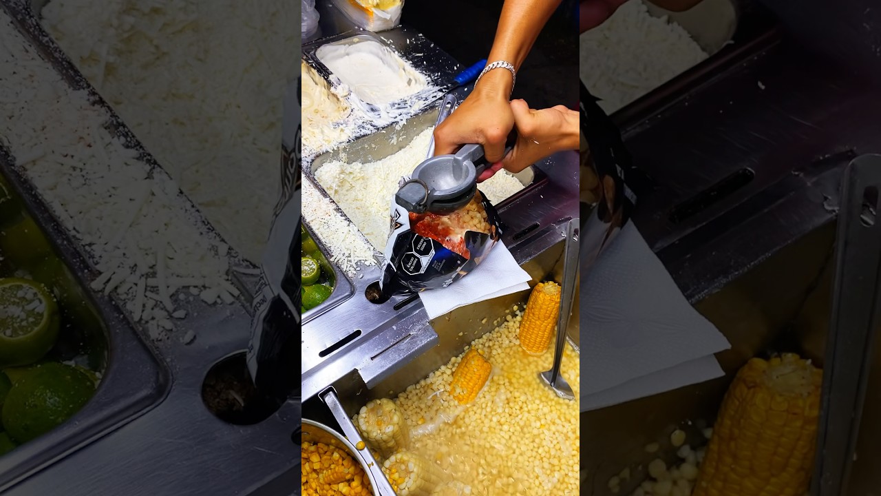 As&iacute; se preparan unos dorielotes en la zona m&aacute;s fresa de Le&oacute;n 🦁 🌽. #leongto #esquites
