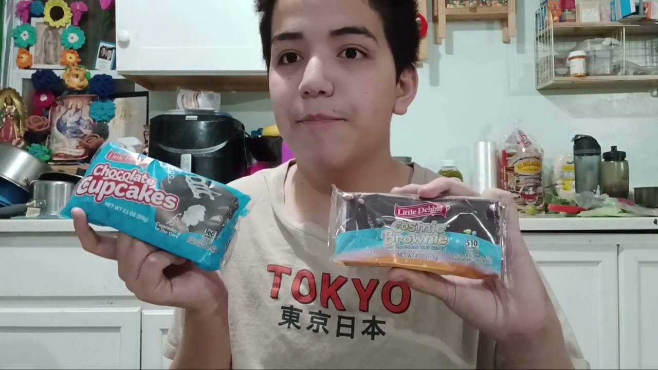 Billy eat: Little Debbie treat 