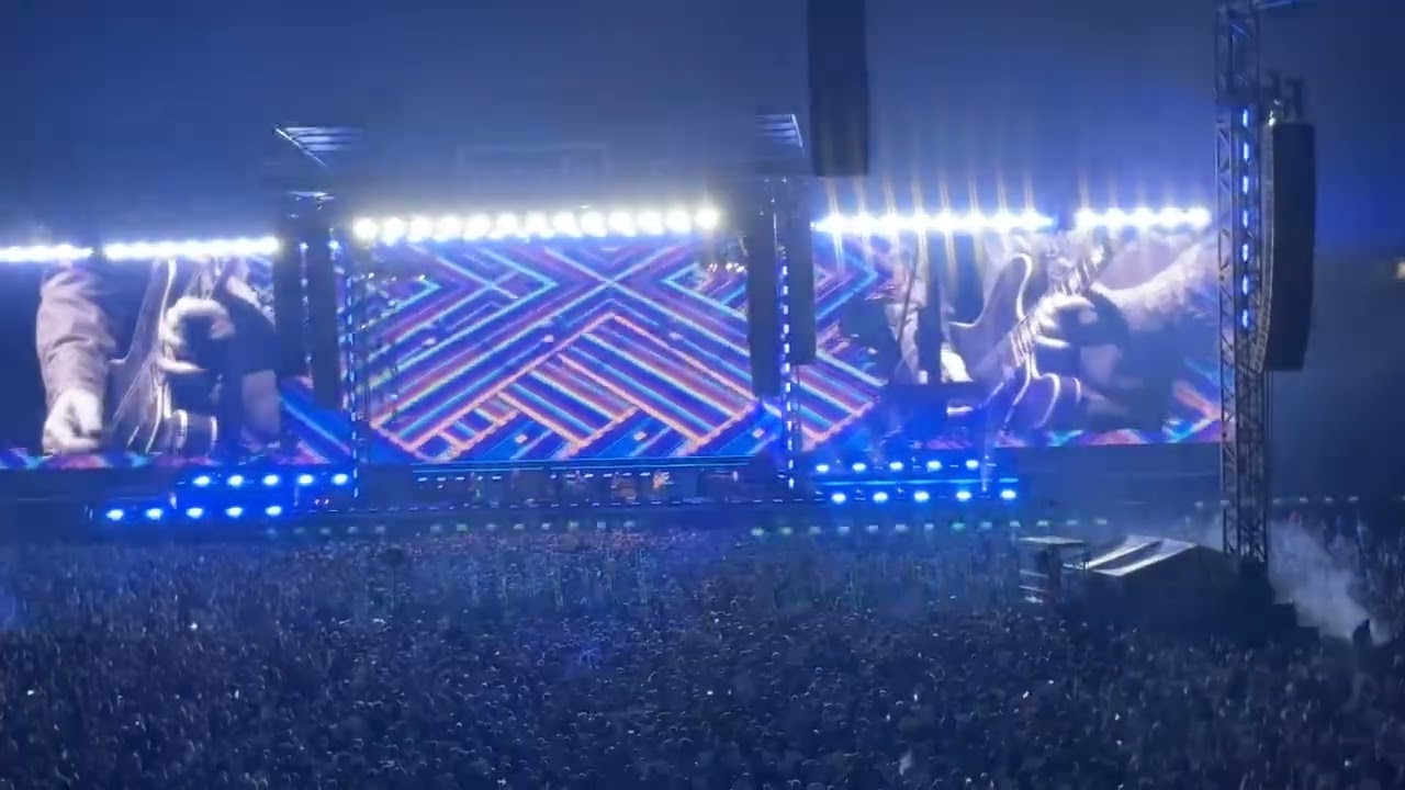 Oasis - Supersonic - Cardiff (July 4th) 