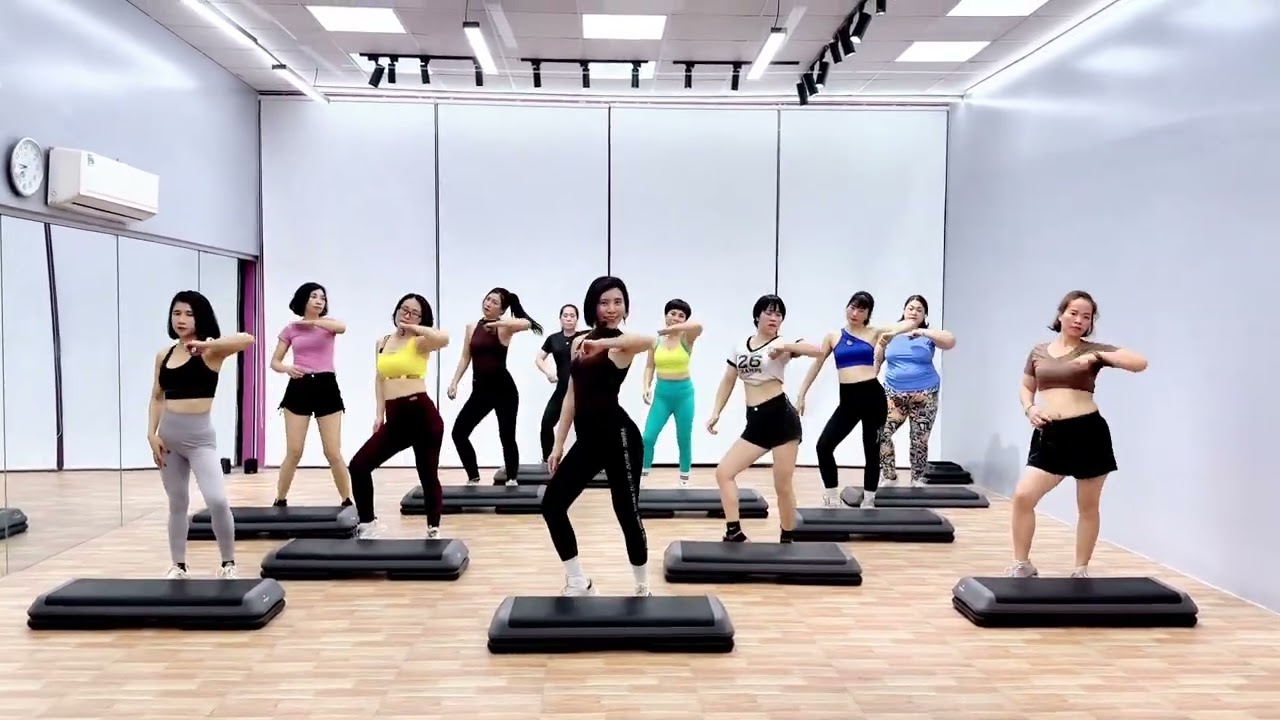 Cheri Cheri Lady  remix - StepTok - Choreo by Nguyễn Nhung 