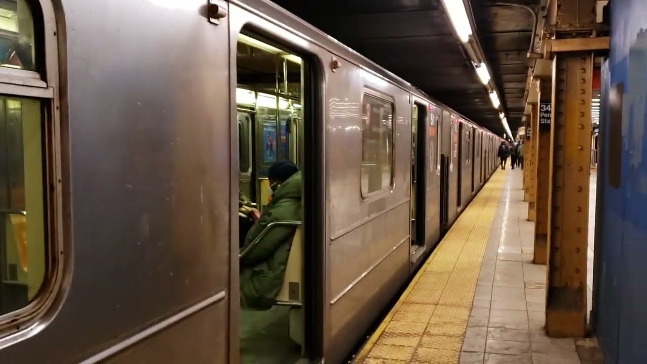 NYCT Subway: R62 7 train at 34 St-Penn Station