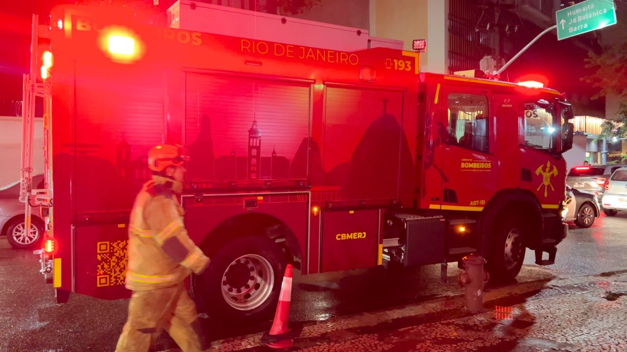 Chaos in Botafogo: Heavy Rain Floods Streets and Causes Damage in Rio de Janeiro