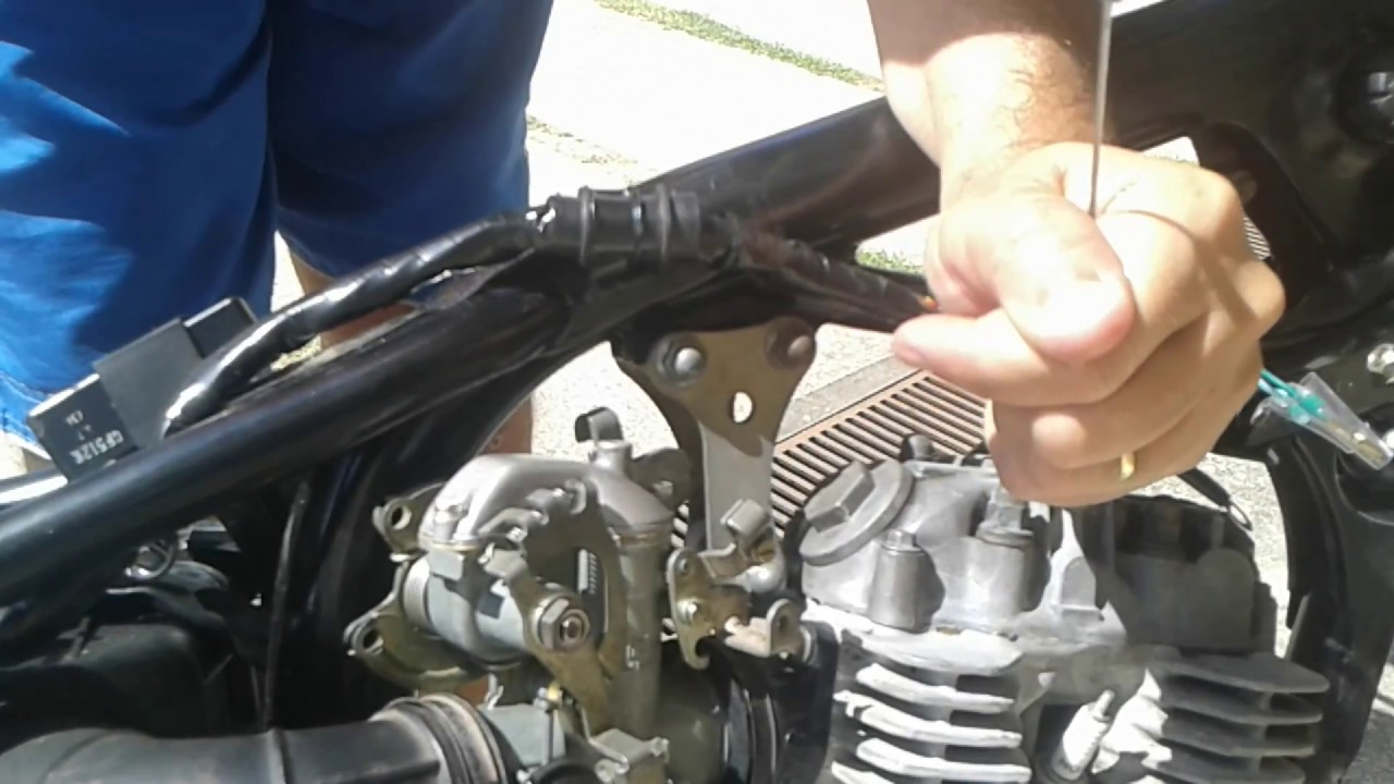 Comprei uma CBX 200S strada  parte 34 Instalando Carburador