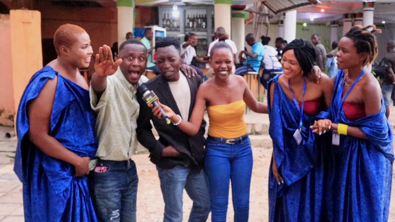 CIZA COMEDY n'abagenzi biwe tubaguyeko bariko baraharira n'inkumi zomuri Rukundo tv