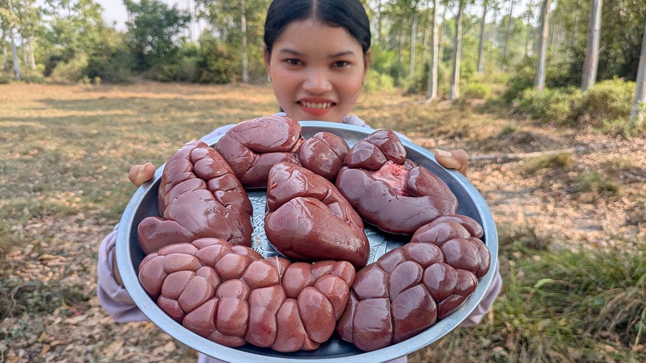 Fried Beef Kidneys Recipe / Delicious Beef Kidney Cooking Lemongrass Stalk and Basil