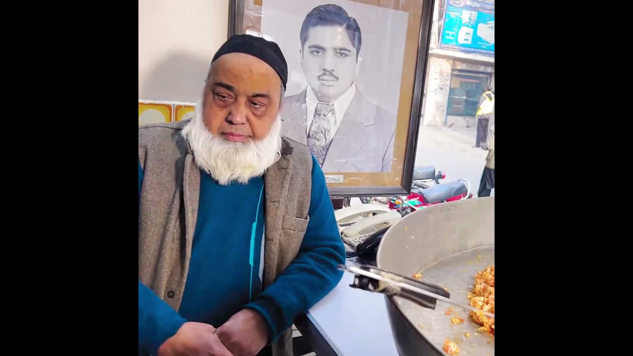 Amritsari sweets | Lahore&rsquo;s oldest sweet shop | #foodie #sweets #lahore #yummy