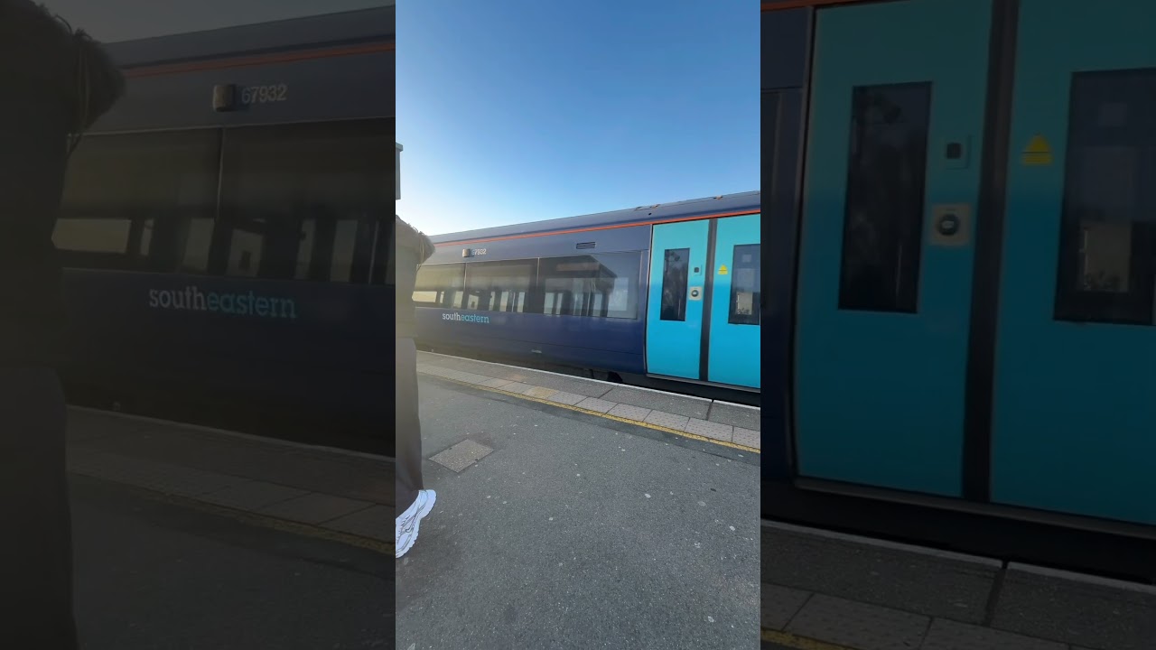 Class 375 leaving strood 