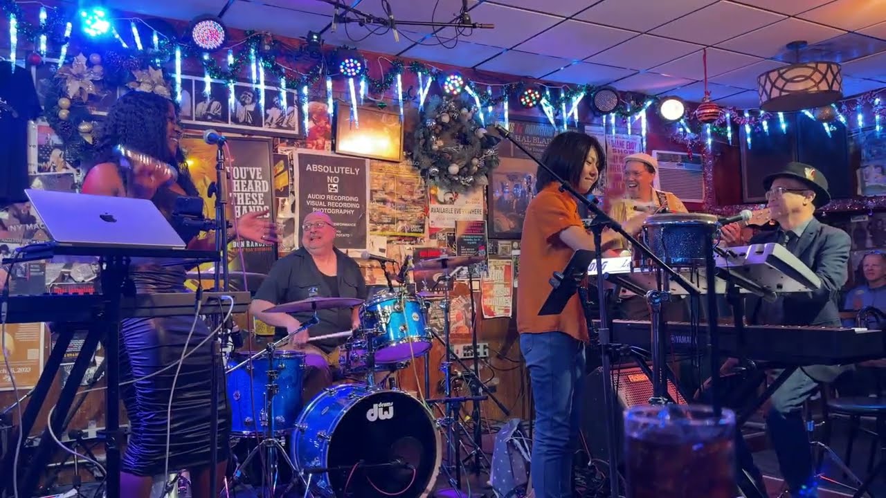 Called Up Suddenly to Play Bongos Live &mdash; First Time, on an Unfamiliar Song