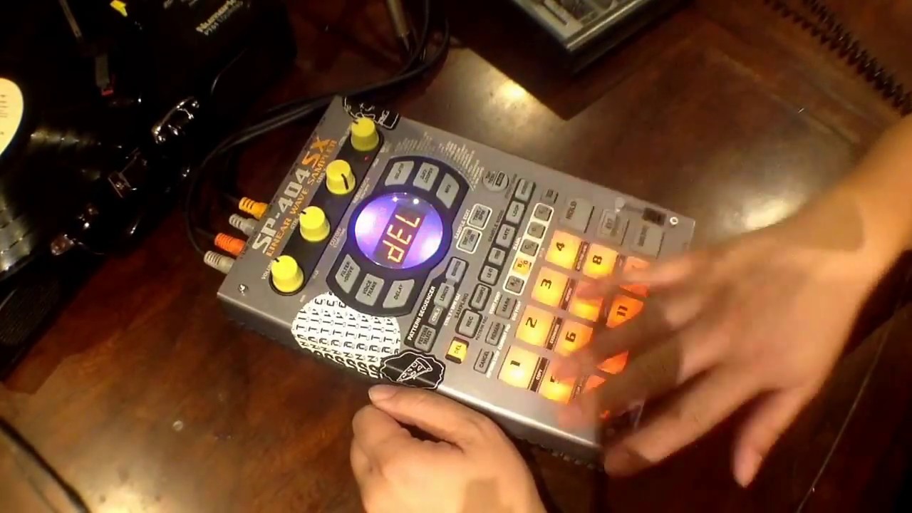 Roland SP-404SX Tutorial: Playing Samples Using Gate and Mute Group Trick