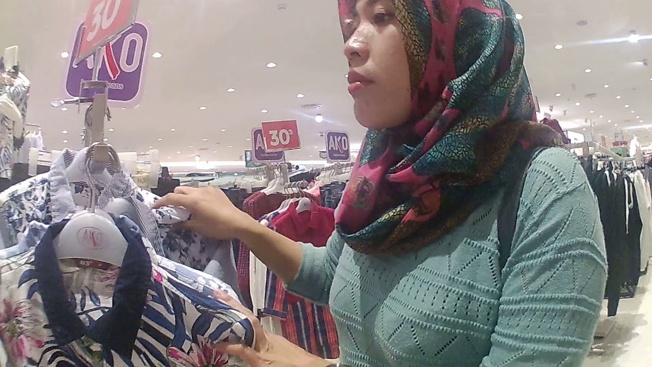 Indonesia Tegal Story : Istriku Minta Baju Lebaran, Main Ke Matahari Tegal,Part 2