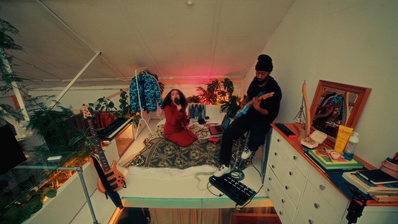 KALI CLAIRE — HOW I FEEL Live From My Bedroom | A KaliPak Session