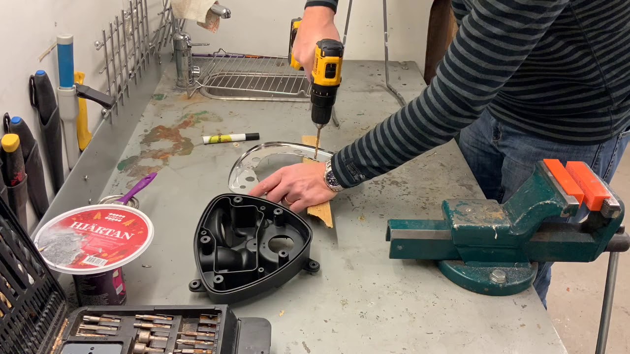 Installing an Edelbrock Pro-flo 1000 on a M1800R