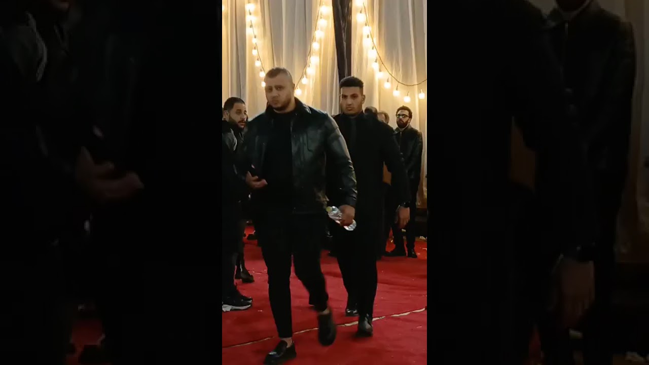 مش قادر يقف على رجله من الحزن.. انهيار رضا البحراوي في عزاء والدته.
