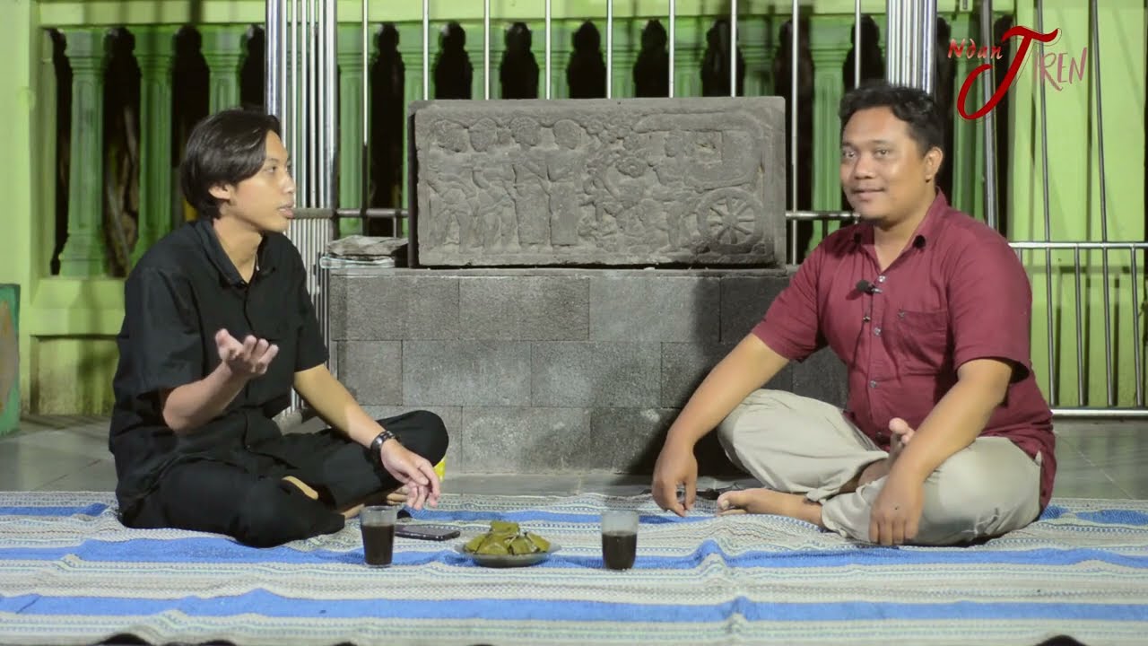 Situs Panji  Keslarasan cerita Panji Desa Gambyok Kediri perbedaan makam dan makom