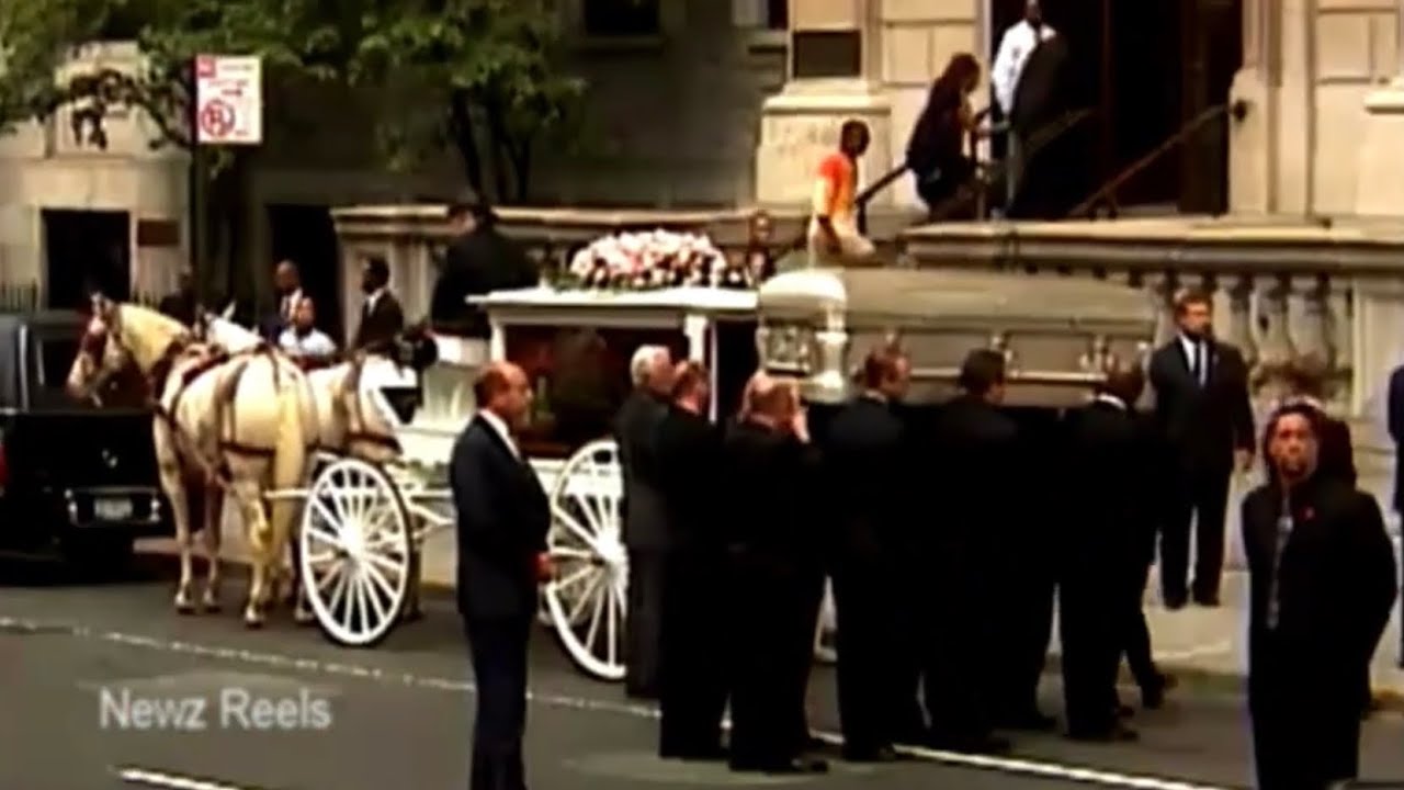 Aaliyah’s Funeral - Raw Footage (2001)