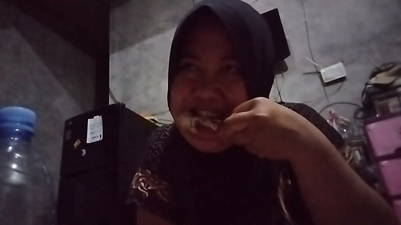 MINDO....KLEKARAN KOK KELINGAN GARANG ASEM KU YA.....😅