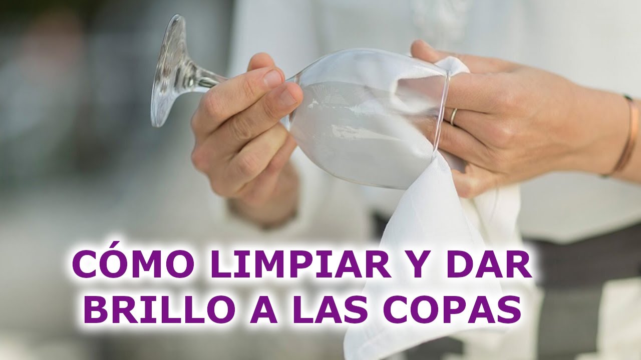 Secretos para limpiar tus copas y hacerlas brillar como nuevas