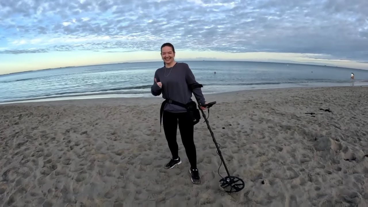 Beach Metal Detecting!