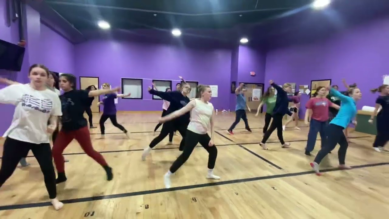 Mean Girls Jr. - It Roars