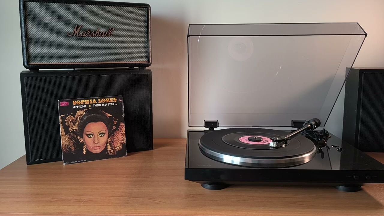 Sophia Loren - Anyone (French edition)
