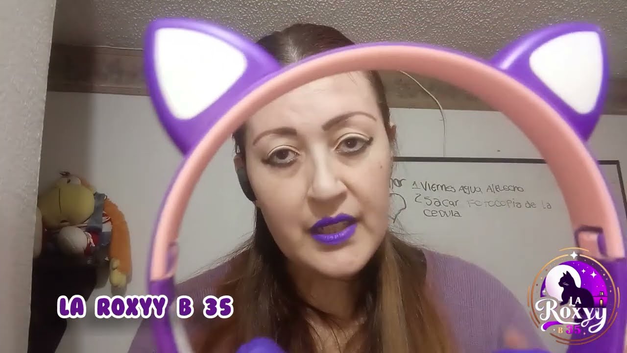 Audífonos de gato color morado 
