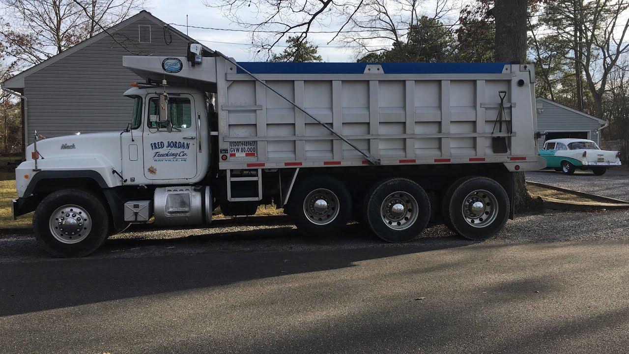 1998 Mack RD Shifting 8LL Loaded Tri-axle Dump