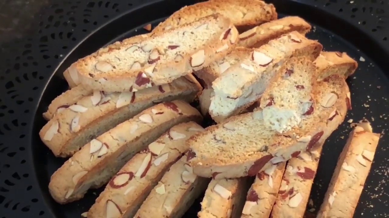 Biscotti   الفقاص الايطالي باللوز