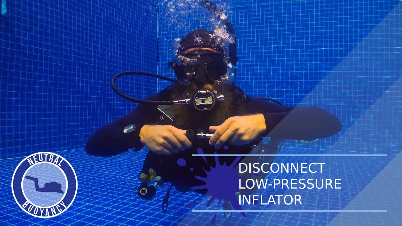 How to Disconnect Low Pressure Inflator In Water (LPI Problems) 🤿 PADI Divemaster Skills