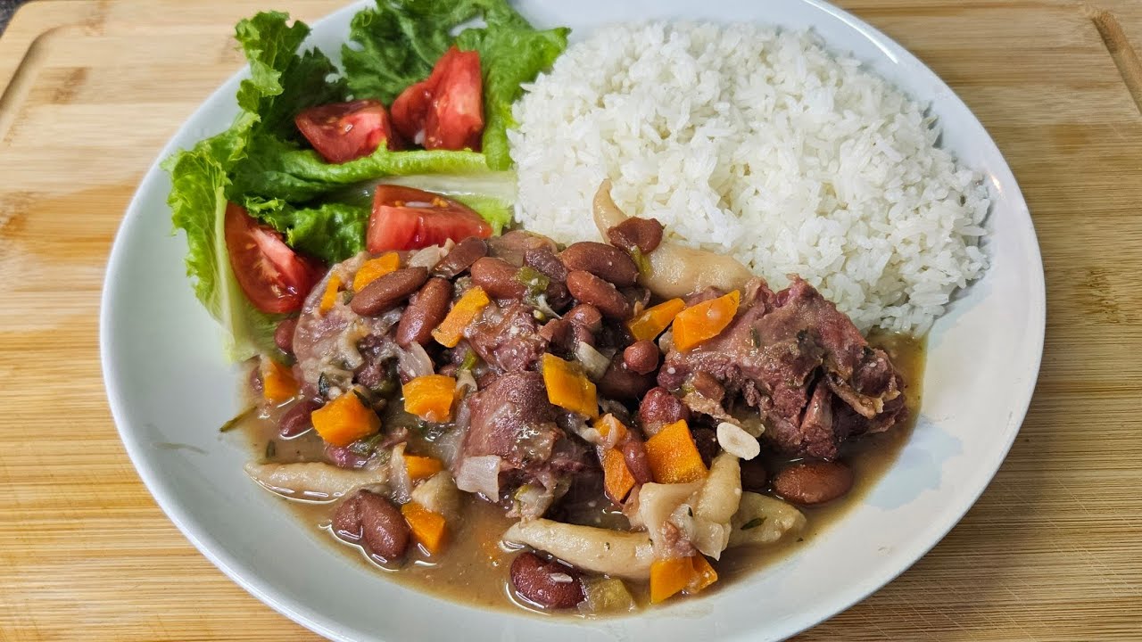 Stew Peas with Smoked Turkey Neck