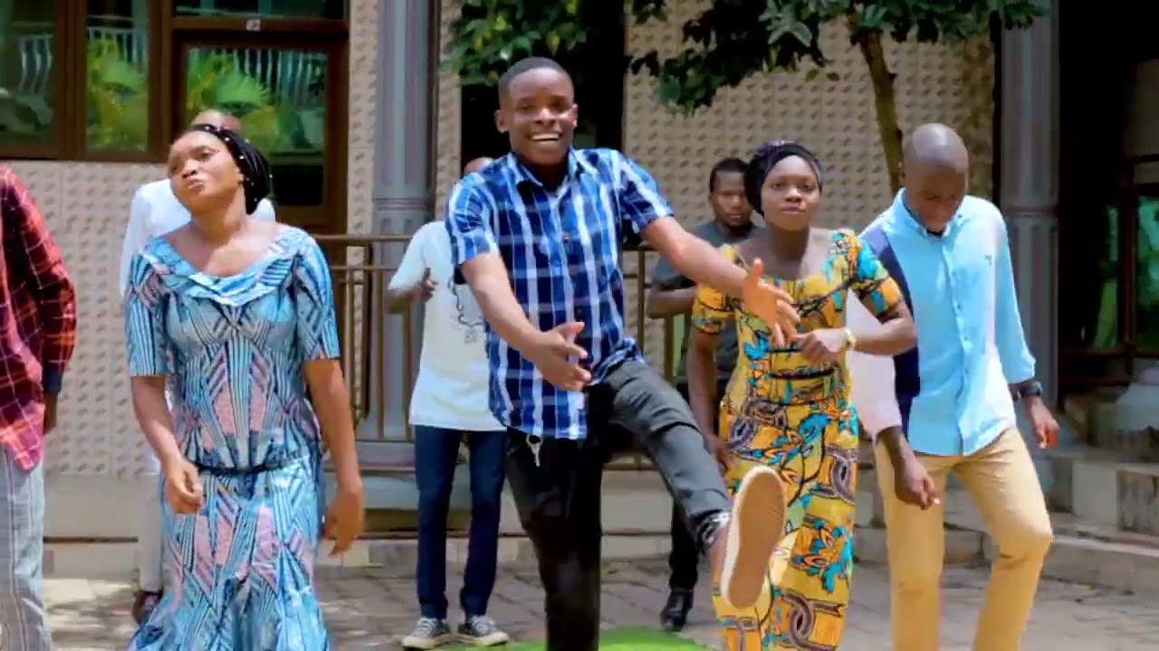 KINO KIHUGO by Fahamu Francine (Officiel Clip Video)