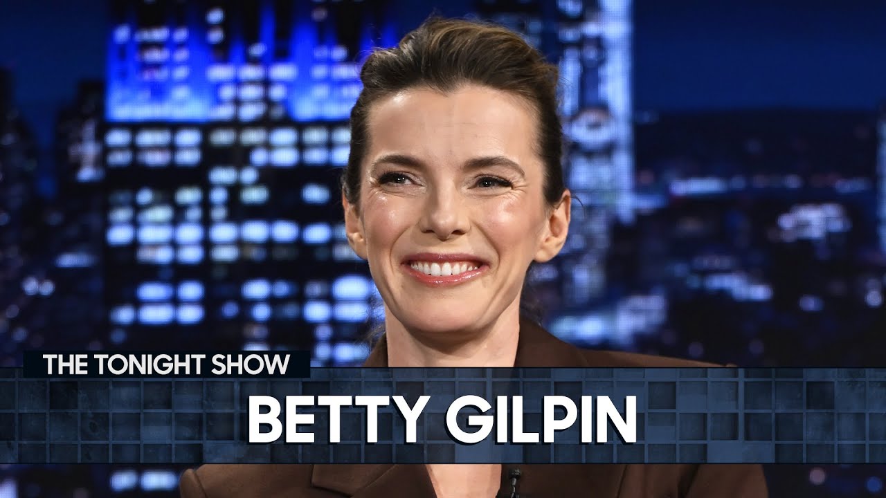 Betty Gilpin Shares Why She Loves Taking on Deranged Roles, Talks Oh, Mary! Broadway Debut