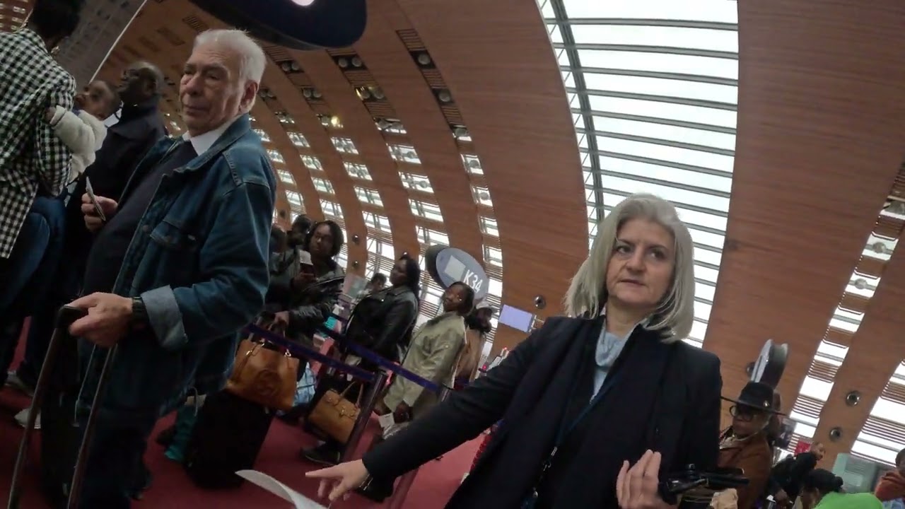 Paris - Yaounde - See if you can spot the VIP